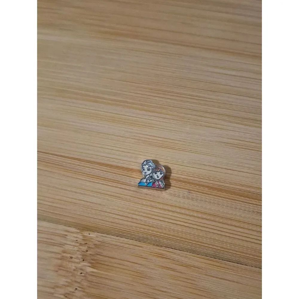 Floating locket charm - Elsa and Anna charm